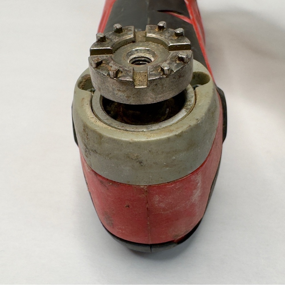 Milwaukee 2426-20 M12 Multi Tool ( NOT WORKING , SELLING FOR PARTS) - Picture 7 of 8